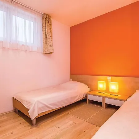 Apartment Stunning In With 3 Bedrooms, Wifi And Swimming Pool *