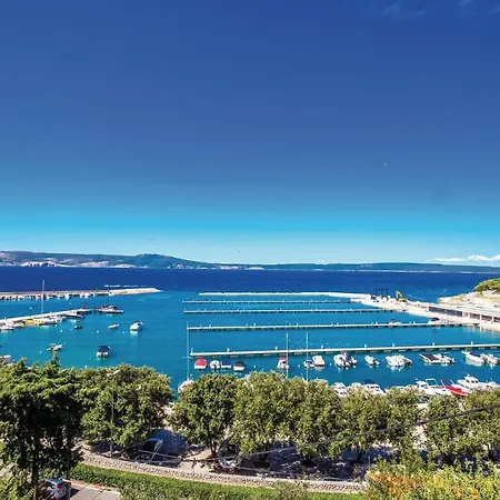 Apartment Stunning In With 3 Bedrooms, Wifi And Swimming Pool *