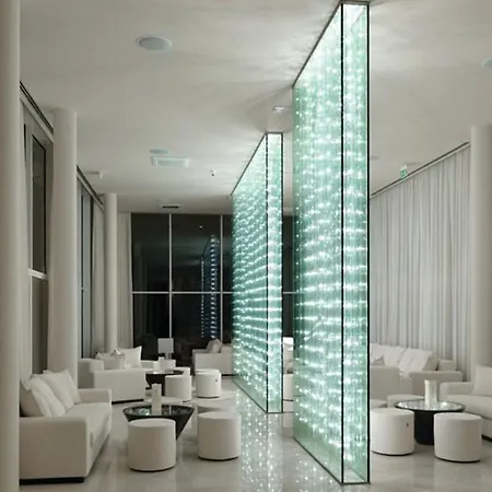 Stunning In With 3 Bedrooms, Wifi And Swimming Pool Apartment